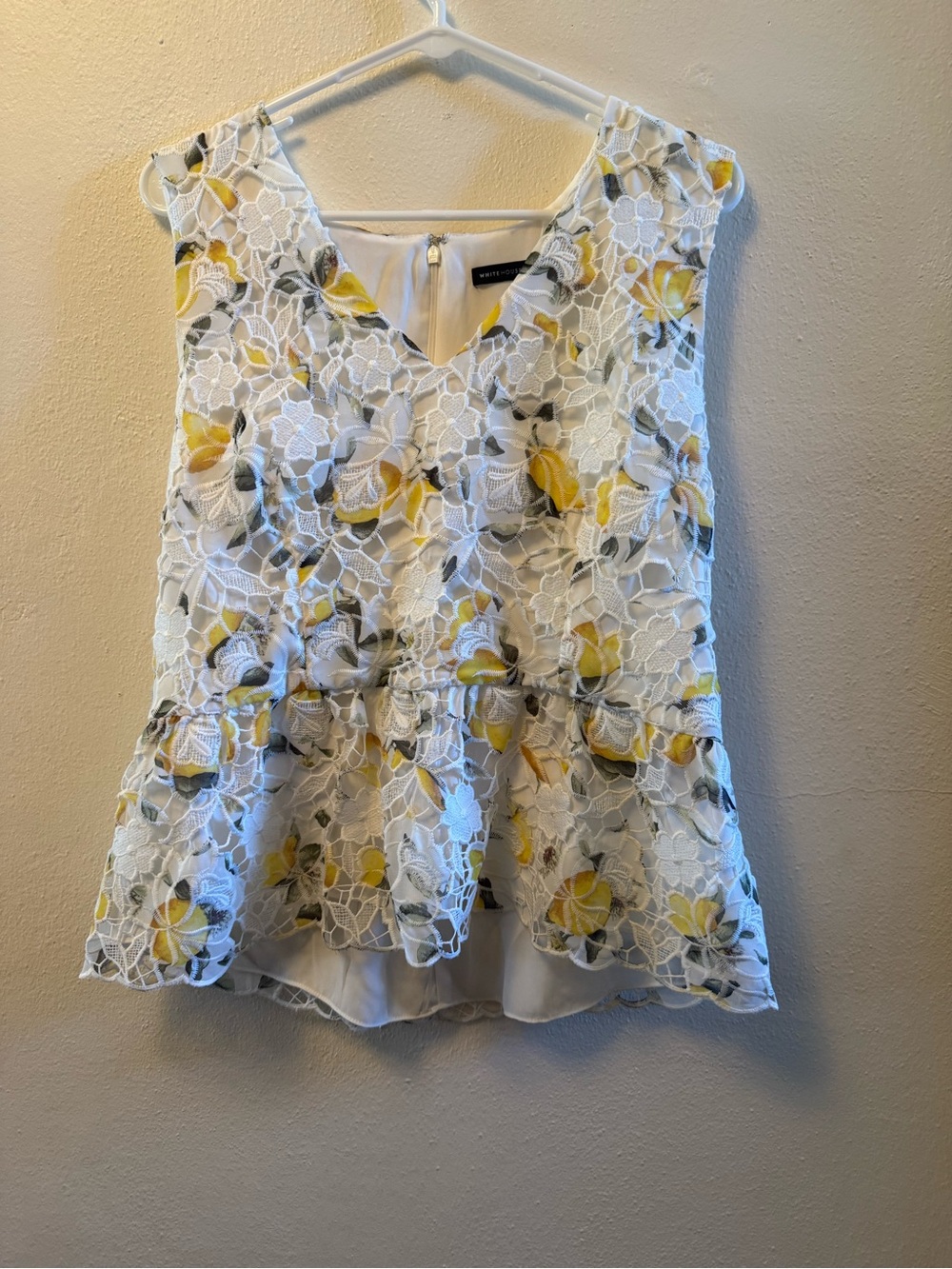 White House Black Market Lemon Lace Peplum Top V-Neck Sleeveless Size 14